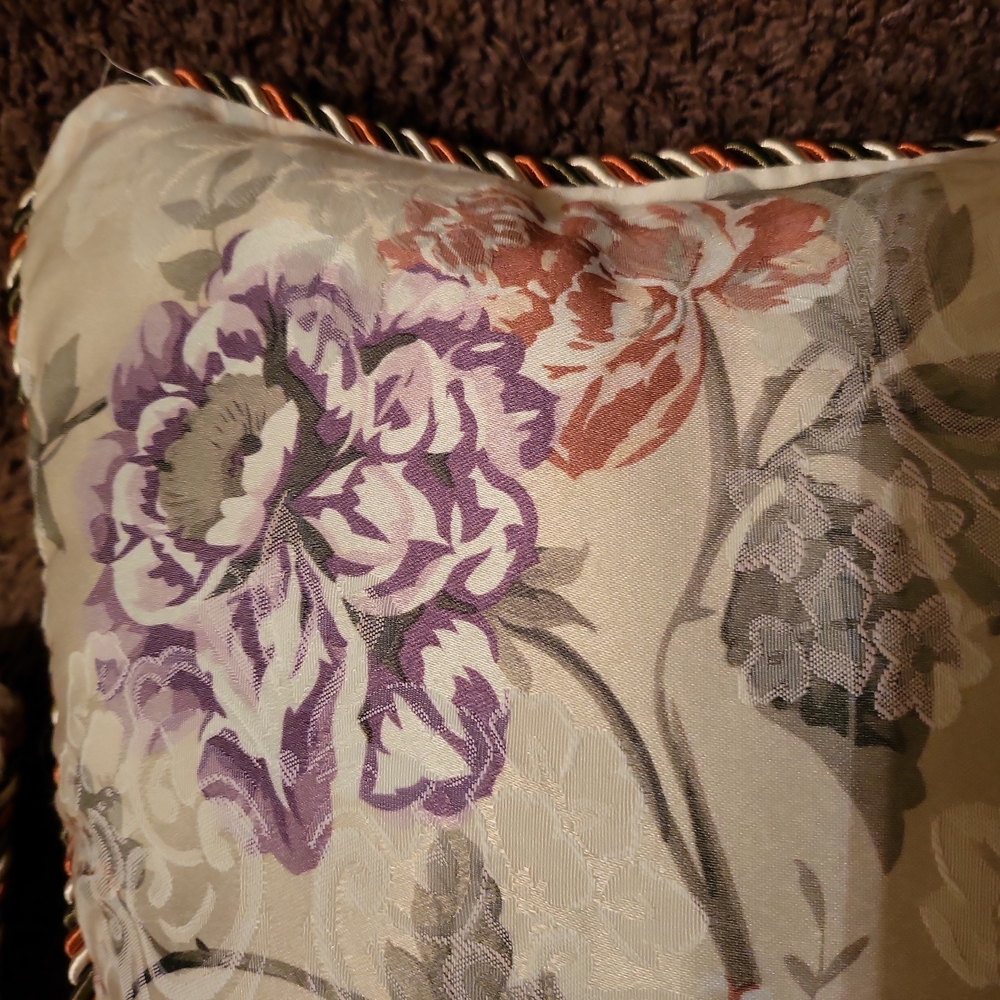 Set of two decorator pillows - Picture 3 of 8